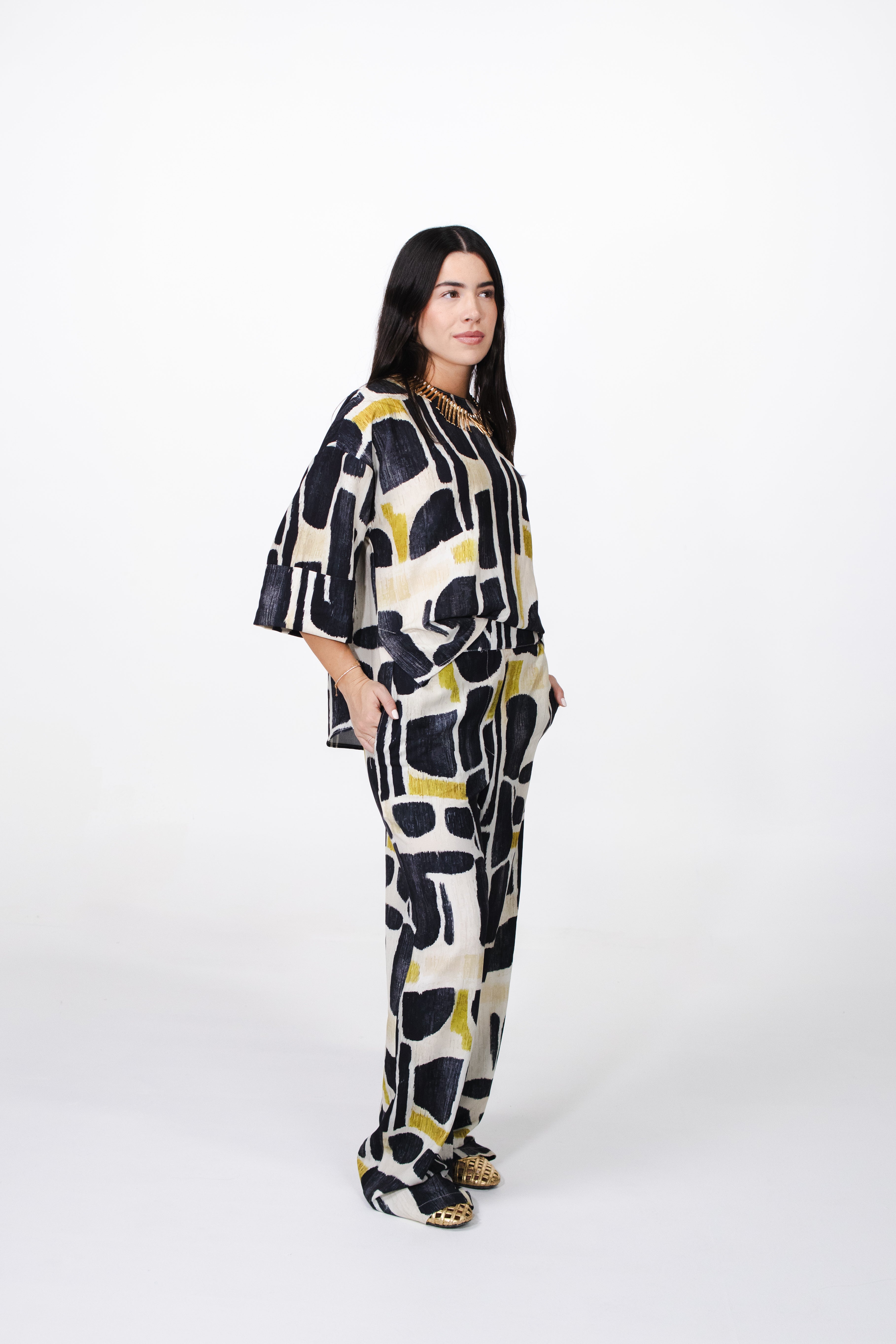 RENATA Set - Blusa Manga Corta y Pantalón